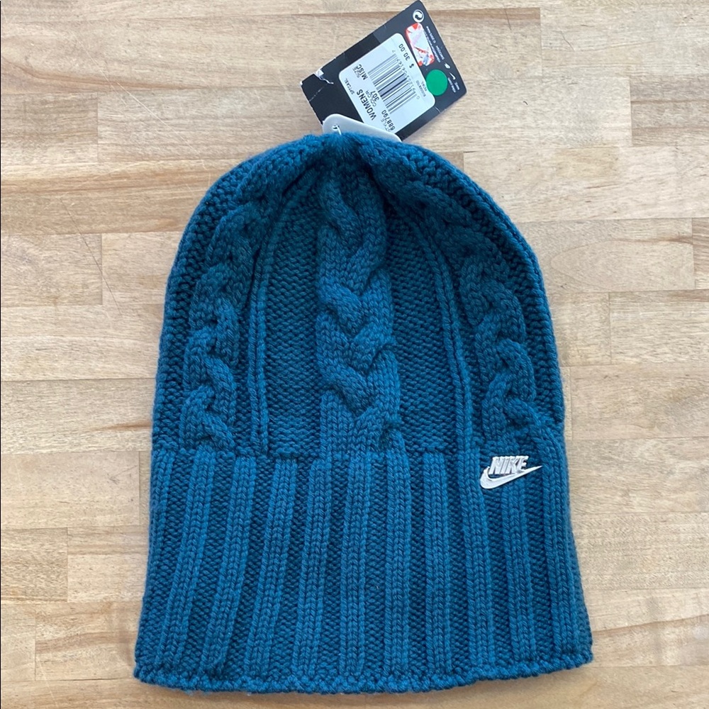 NWT Nike winter hat